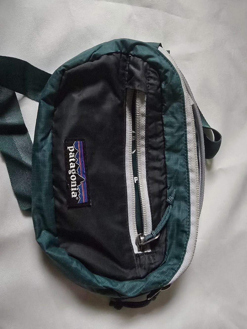 Patagonia Ultralight Black Hole Teal and Black Crossbody Waist Pack